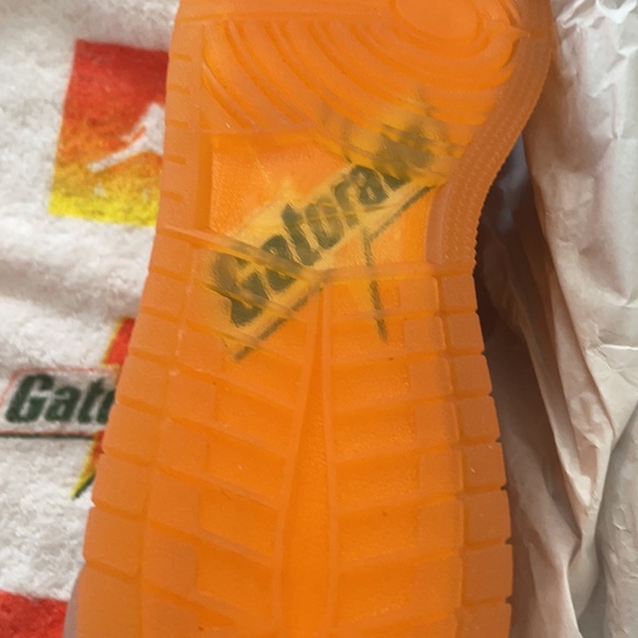 Nike Air Jordan 1 Retro High Gatorade Youth Size 6.5Y Orange Peel GS AJ6000-880 - Picture 8 of 10